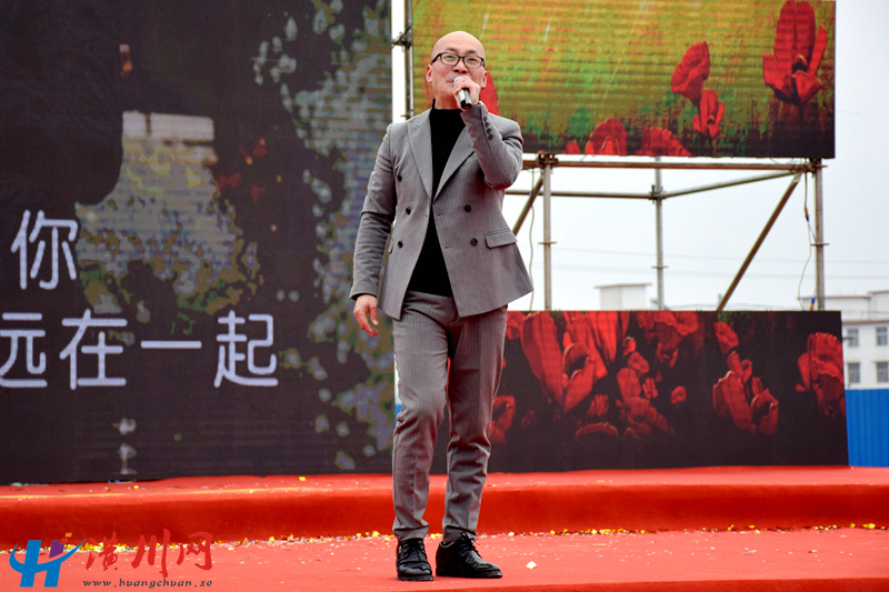 22个人演唱.JPG