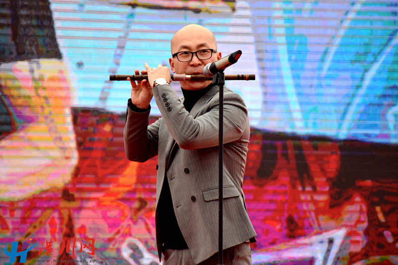 19乐器演奏.JPG