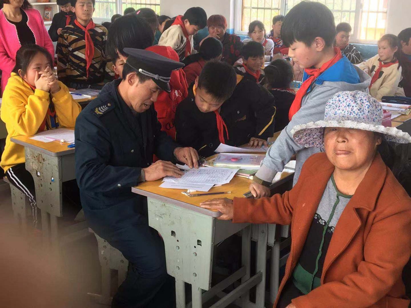 家长签订承诺书.jpg