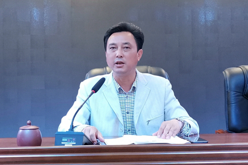 校长霍同友作重要讲话.jpg
