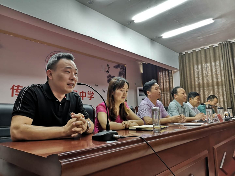 教师代表程泽阳发言.jpg