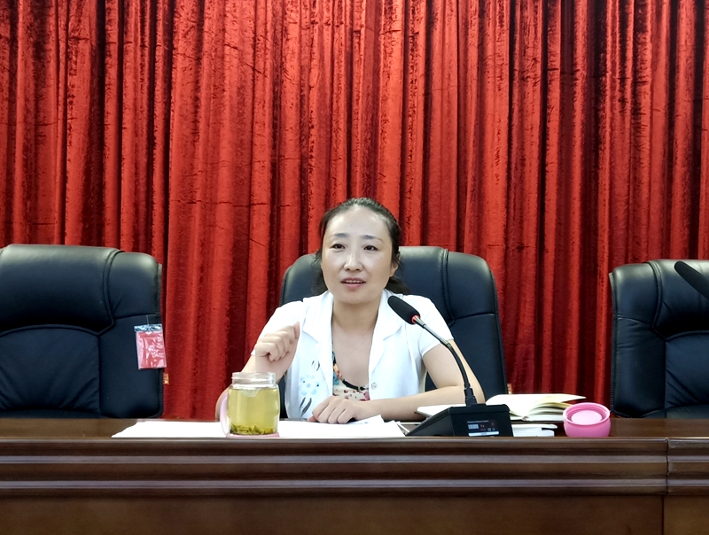 潢川五小副校长刘俊带领大家学习了五步教学法.jpg