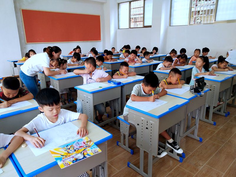 7小班额上课.jpg