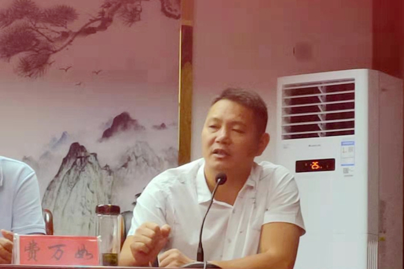 工会主席卢力讲话.jpg