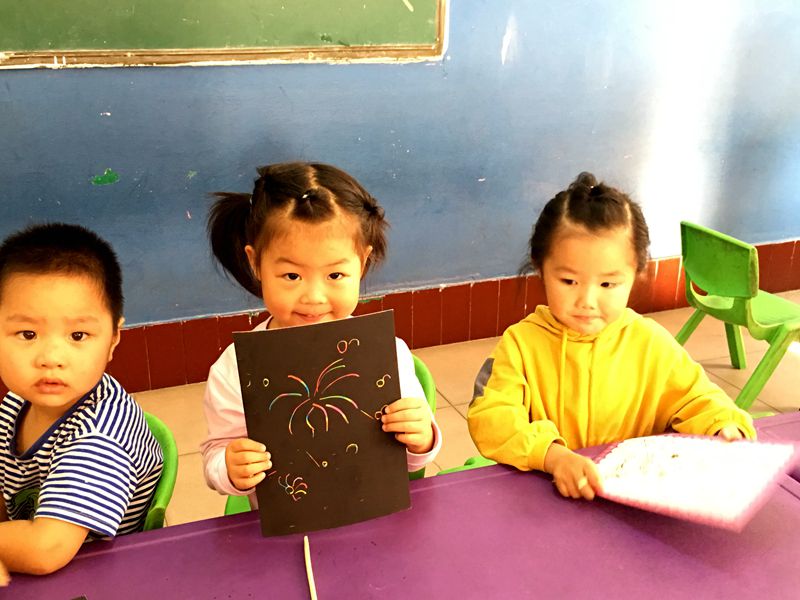 2逸夫幼儿园庆国庆 (12).jpg