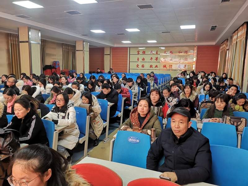 3出席领导和老师.jpg