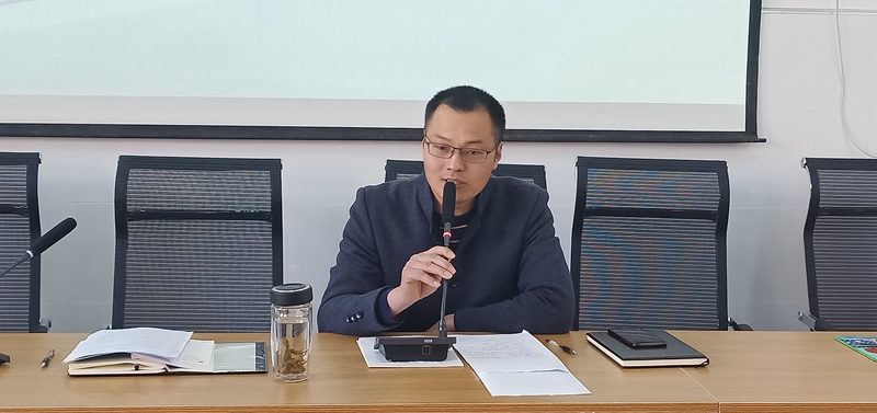 5罗德政主任作安全教育指导.jpg