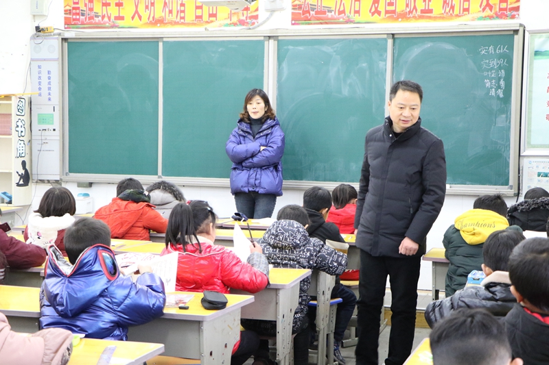 潢川一小认真组织期末学业水平测试2.JPG