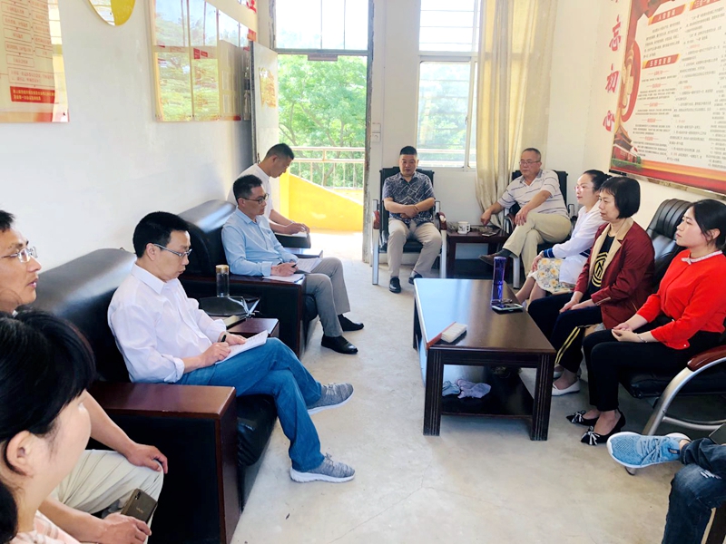 罗志伟书记参加班主任安全工作会.jpg