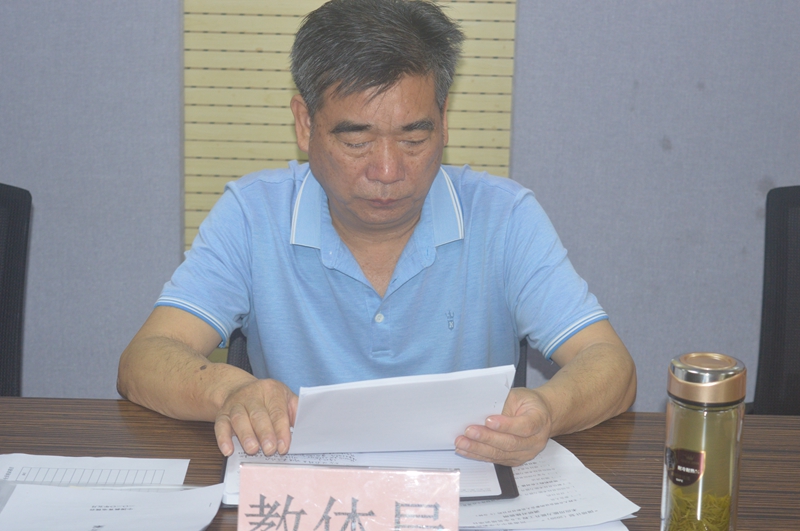 10潢川县教体局副局长张国杰总结讲话.JPG