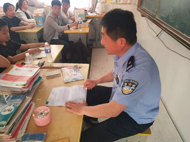 仁和镇派出所深入仁和中学开展防溺水安全教育1 (1).jpg
