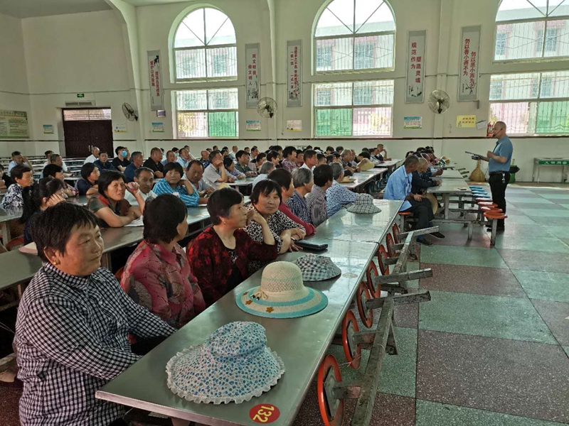 仁和中学召开留守学生防溺水家长会2.jpg