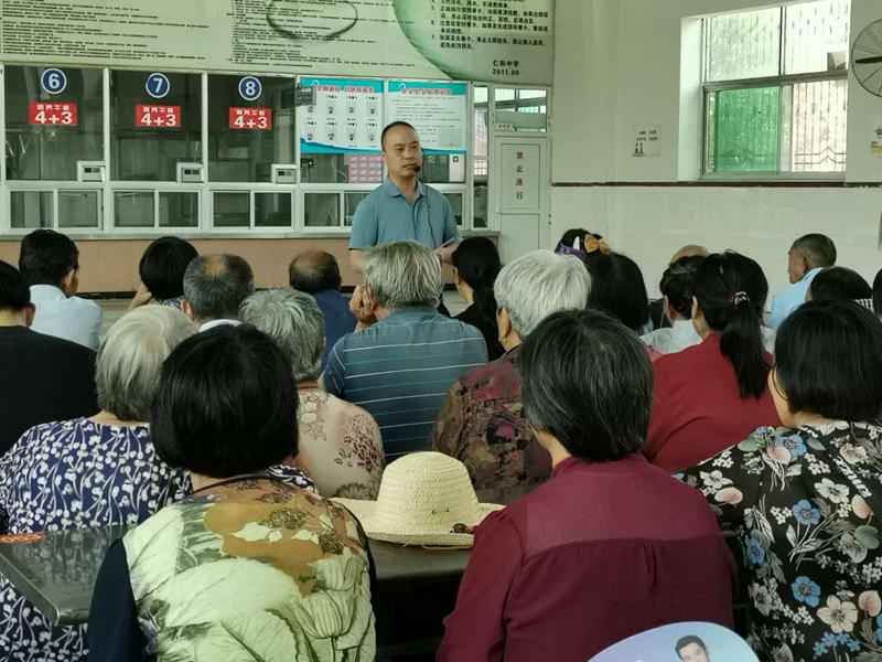 仁和中学召开留守学生防溺水家长会3.jpg