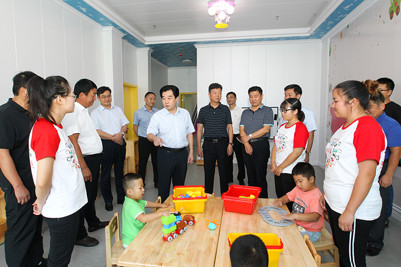 赵亮进驻仁和镇人大代表联络站开展活动