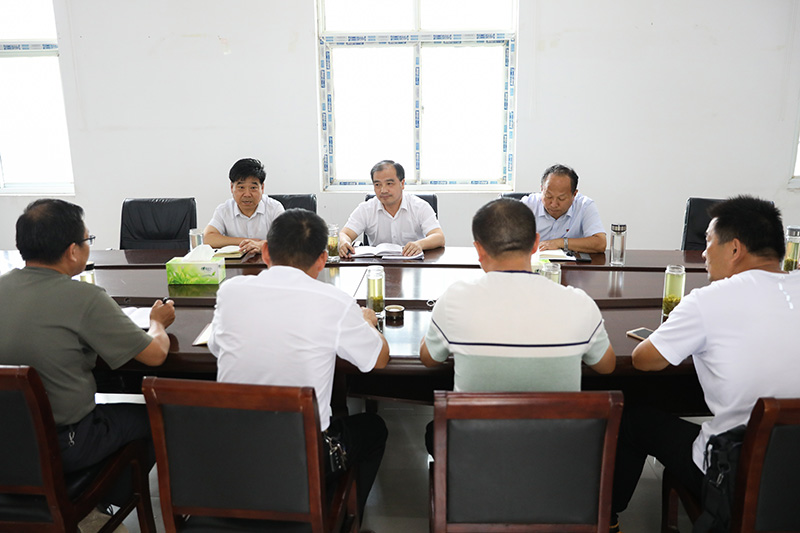 潢川县召开黄湖农场建设发展现场推进会