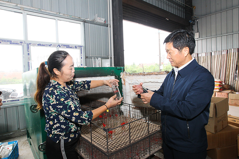 兰恩民到谈店乡调研产业发展