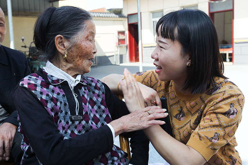 潢川土根爱心协会到张集乡敬老院开展慰问献爱心活动