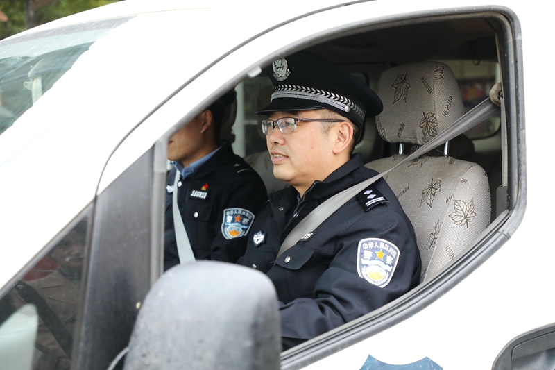 2.开车.jpg