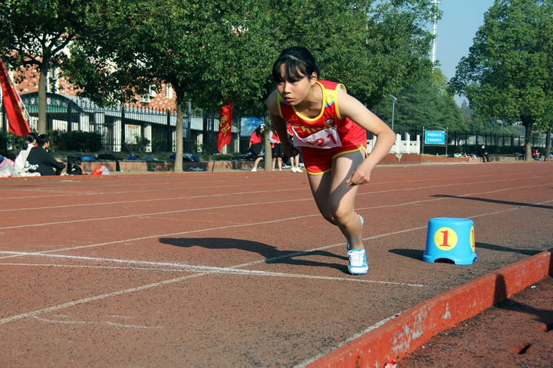 6.奋起.JPG