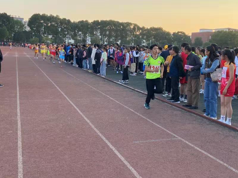 潢川一小参加县第四十六届中小学生田径运动会3.jpg