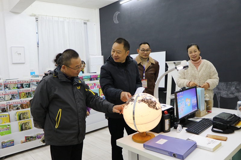县教体局督导组对潢川一小迎接义务教育基本均衡发展国家评估验收工作进行督导检查1.JPG