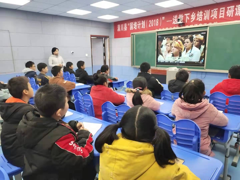 国家级心理咨询师走进仁和中学 开展心理健康辅导1.jpg