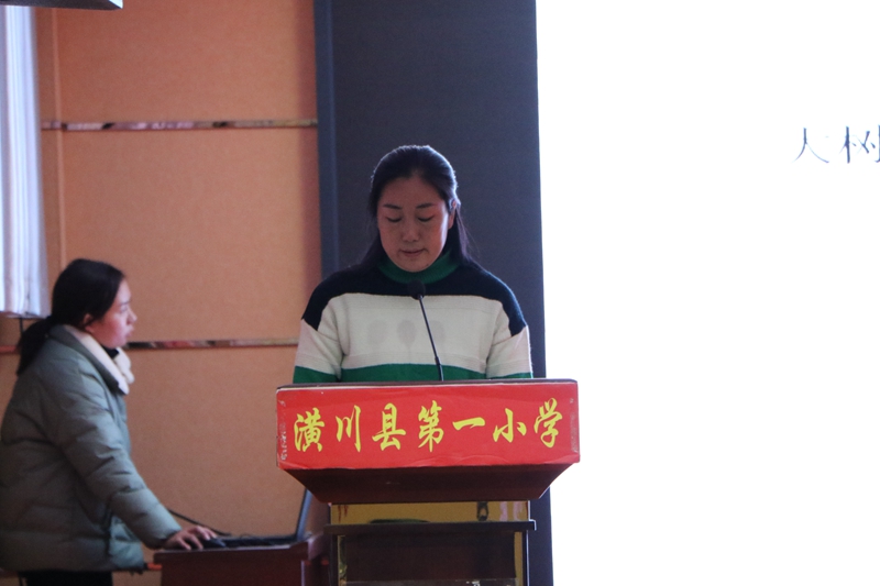 潢川一小举行书香校园创建“好书分享”暨第五届校园读书节活动启动仪式2.JPG