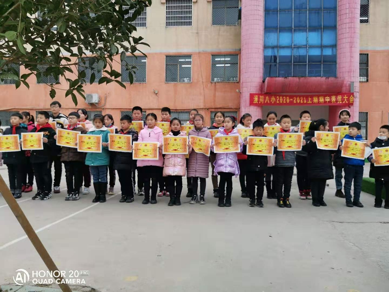 获奖同学合影.jpg