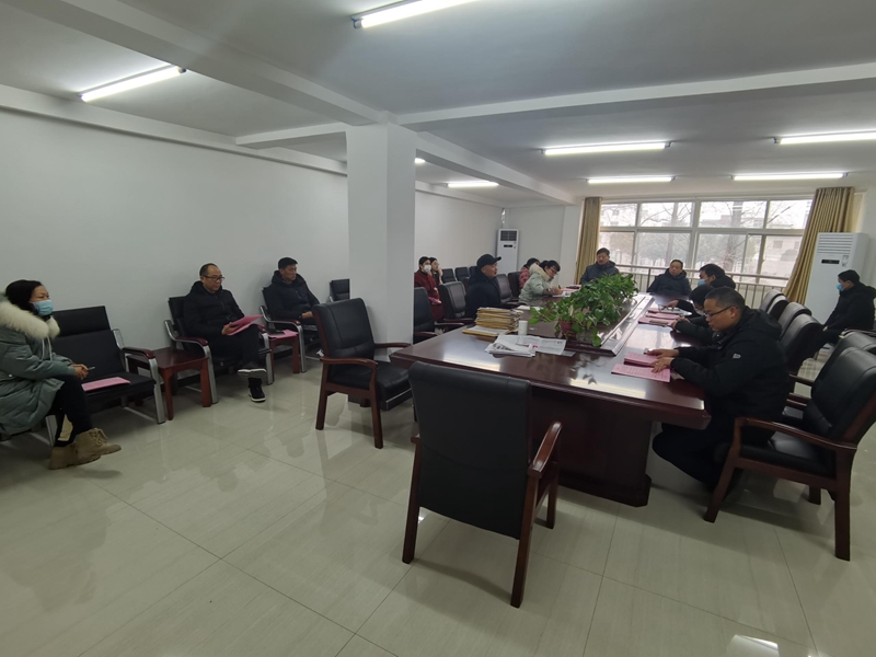 八年级班主任安全工作会.jpg