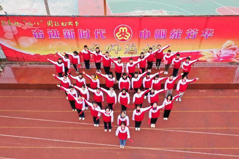 3af3e0ff577c6253121cd1a167feaeb.jpg