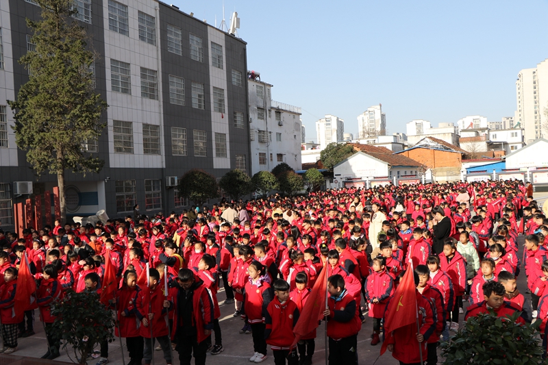 2021年潢川县人民检察院送法进校园活动走进一小5.JPG