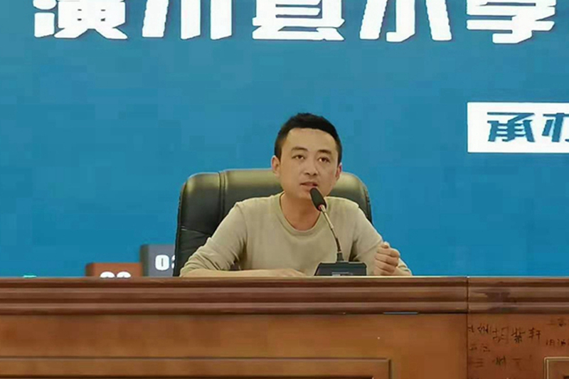 评委评课3.jpg