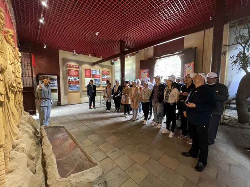 图片2.jpg 图片2.jpg