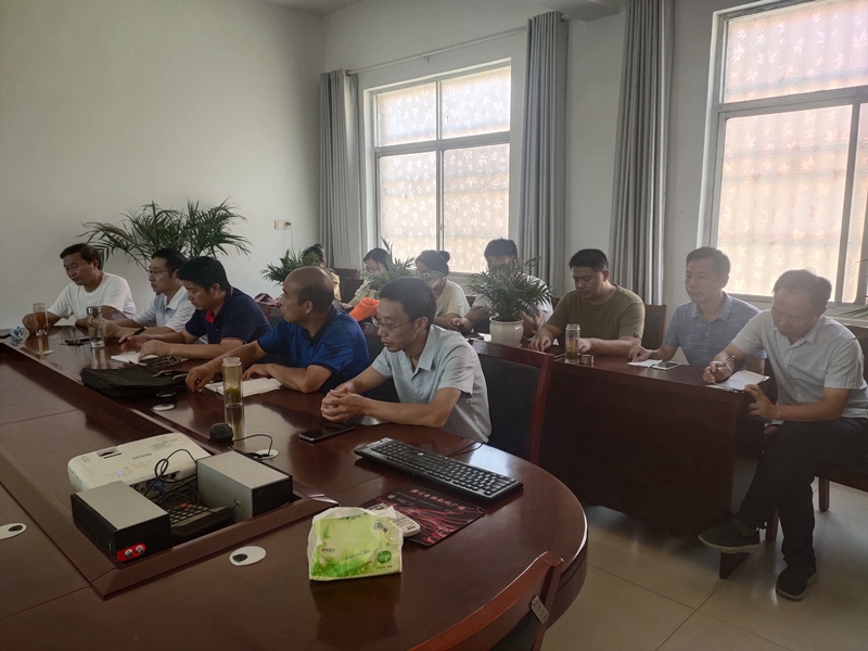 县教体局领导来仁和镇中学指导疫情防控工作 (4).jpg