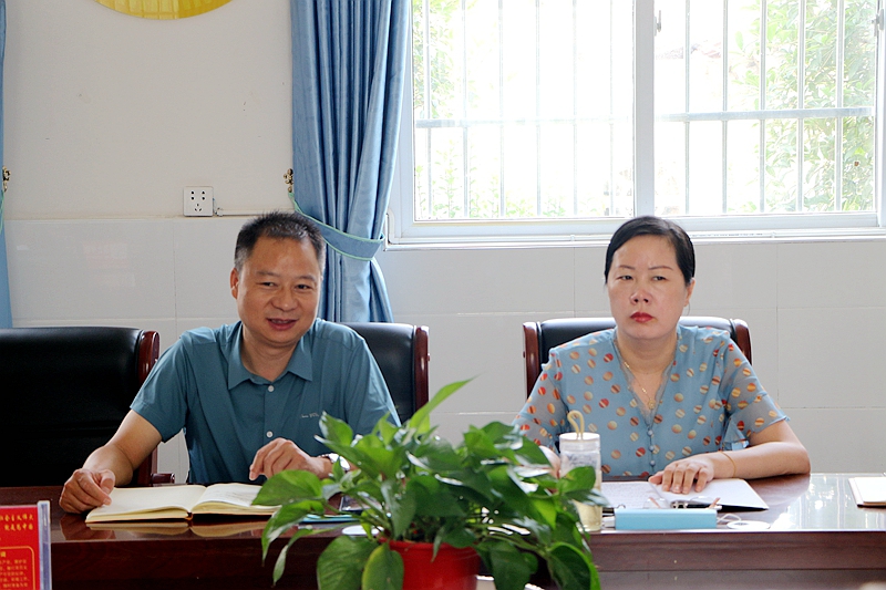潢川一小召开疫情防控暨防溺水工作推进会2.JPG