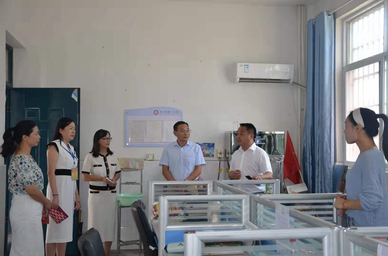 潢川县第一小学开展庆祝第37个教师节活动4.jpg 潢川县第一小学开展庆祝第37个教师节活动4.jpg