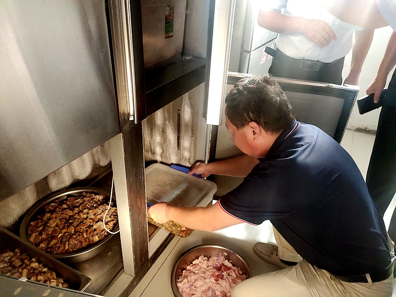 仁和中学强化学校食堂监管 确保师生餐饮安全 (5).jpg
