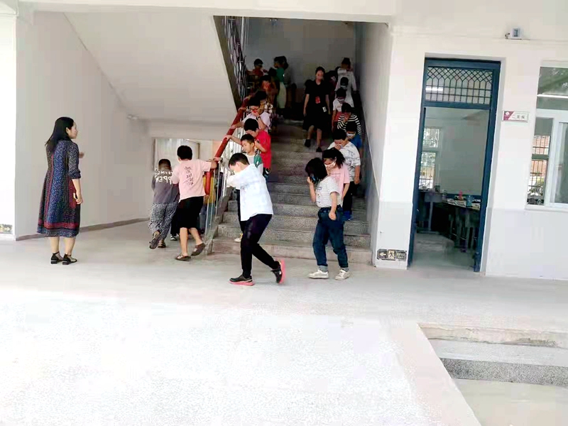 紧急疏散3.jpg