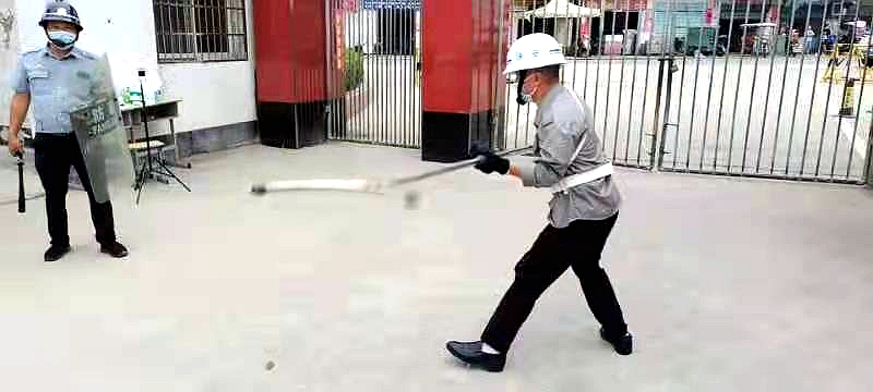 突发暴力事件应急演练2.jpg
