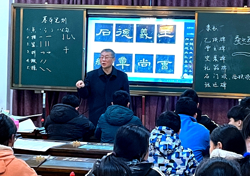 春申中学社团活动.jpg