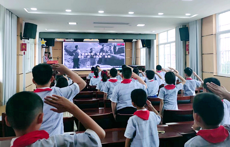 潢川一小举行“粽香传情 筑梦未来”关爱留守儿童主题活动3.jpg