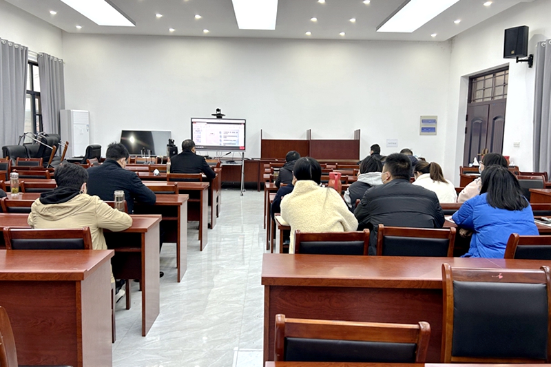 伞陂镇收听收看疫情培训会.jpg