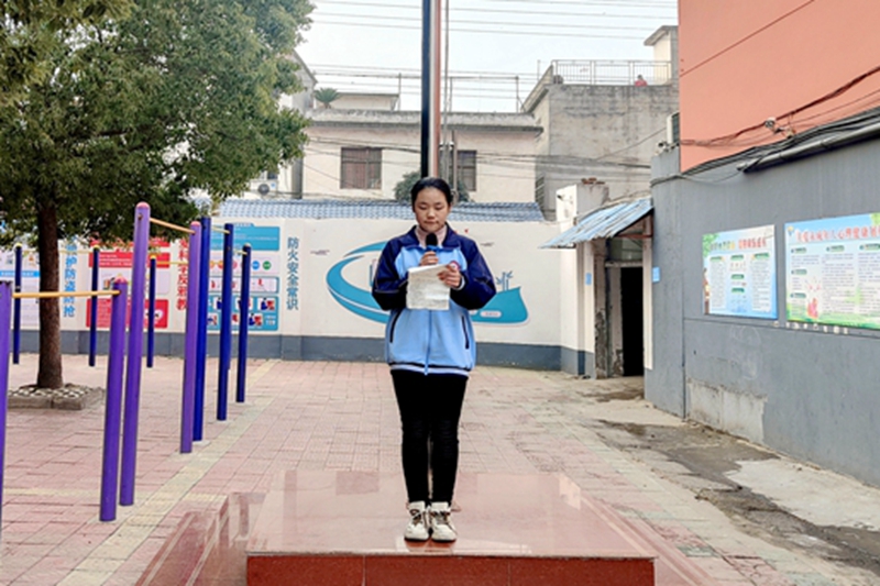 学生代表王梓涵.jpg