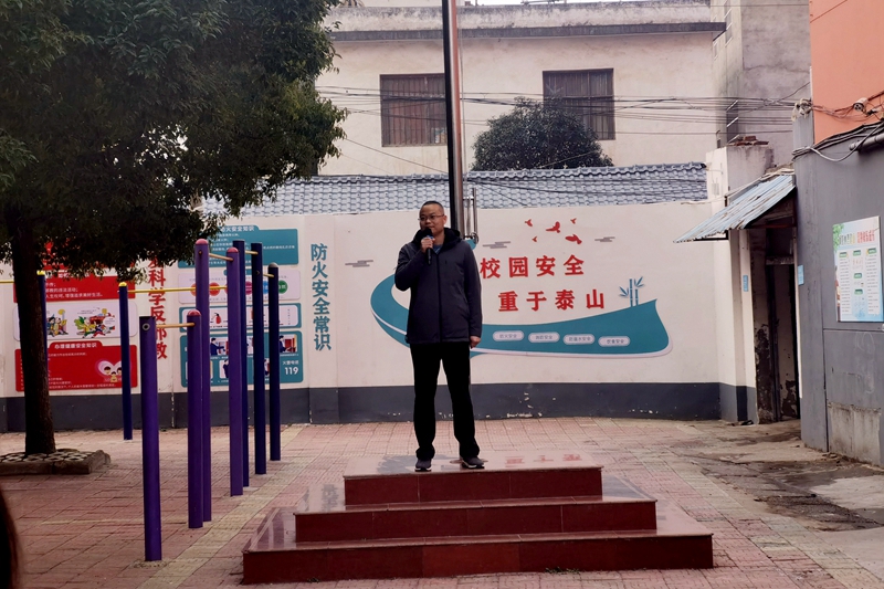 年级主任徐玉石.jpg