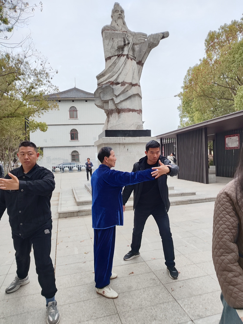 图片18.jpg