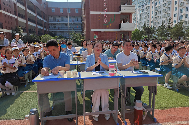 评委.jpg 评委.jpg