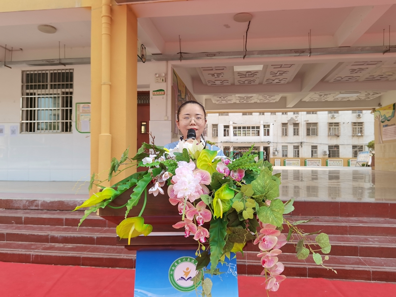 逸夫小学家教指导师刘畅发言.jpg