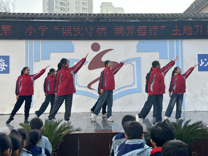 诚信手势操.jpg