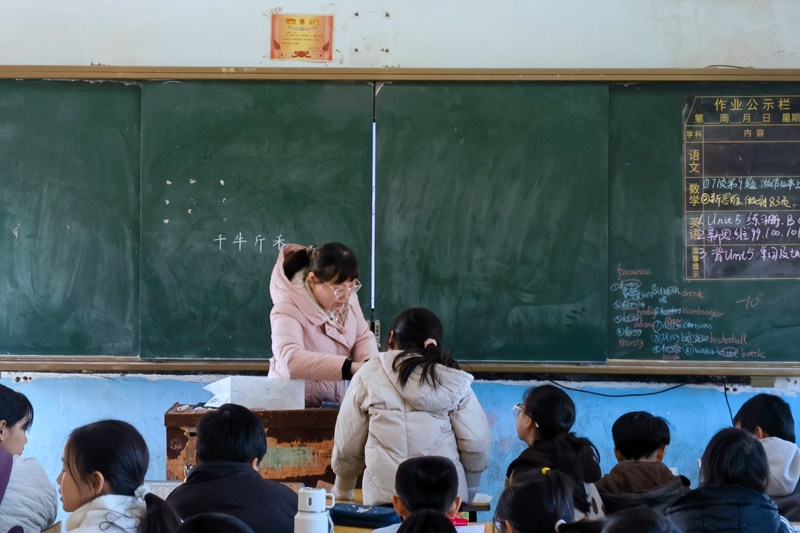 一笔一划，书写美好未来——魏岗中心小学成功举办第三个“魏岗少年习字日”活动2.jpg